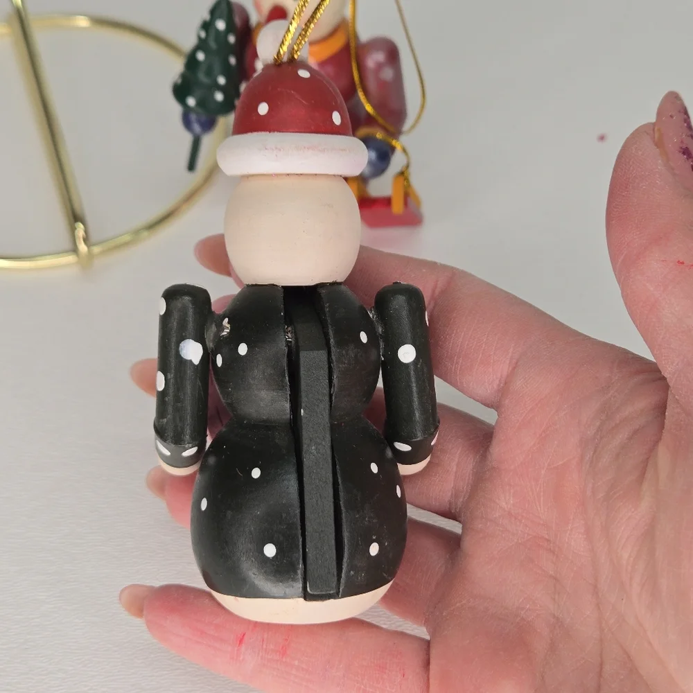 VTG Wooden Nutcracker Snowmen Ornaments Set Of‎ 2 Hand Painted Holiday Frosty